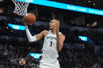 狗子28娱乐-火箭限制文班做得很好，谢泼德提升传球和杀伤，火箭确实可争冠|马刺|申京|凯文·杜兰特|文班亚马|三分球_新浪体育_新浪新闻