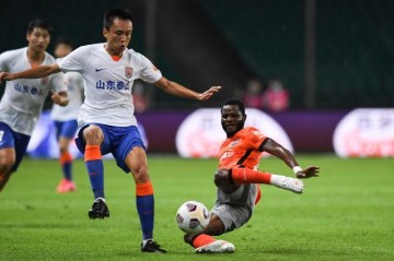 狗子28官网-【中超综述】海港回归榜首申花首败 榜尾争天津首胜