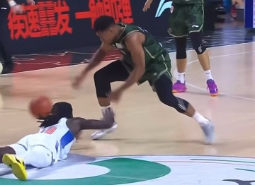 狗子28官网-新疆领先9分却输球！格兰需警惕哈里斯+西尔扎提+吴冠希隐患！